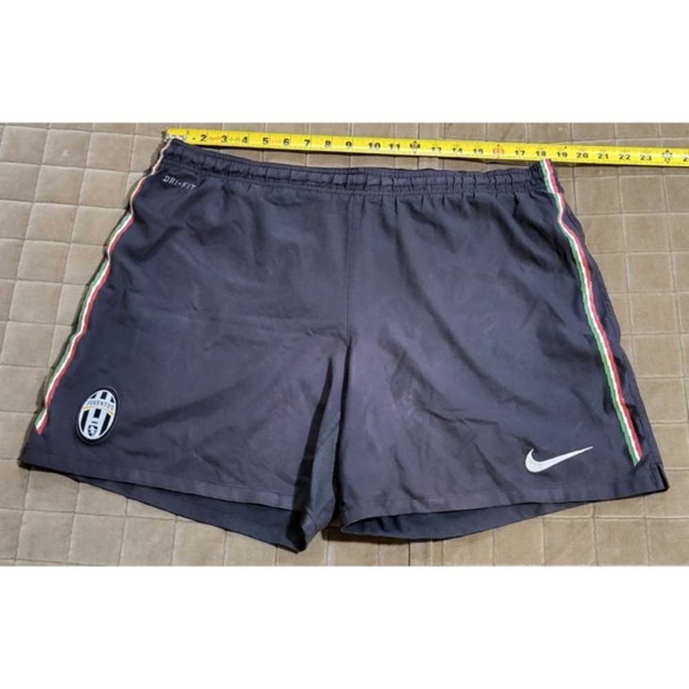 NIKE SOCCER SHORTS JUVENTUS 2010 2011 HOME 382262-010 Size Large